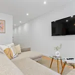 Matisse, Totalmente Reformado Y Modernista Apartamento