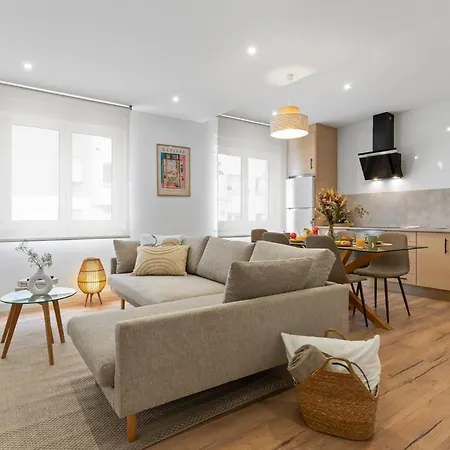 Matisse, Totalmente Reformado Y Modernista Apartman