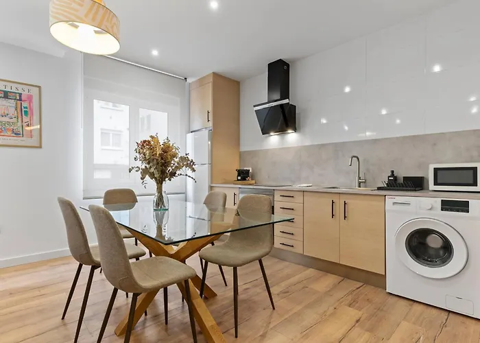 Matisse, Totalmente Reformado Y Modernista Apartman